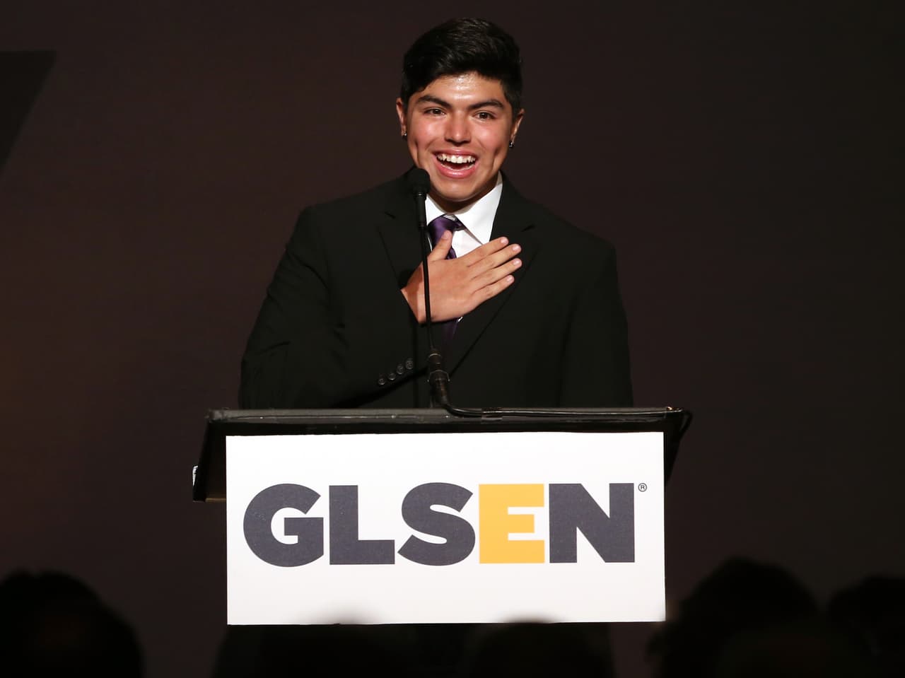 Edward Estrada en el escenario.