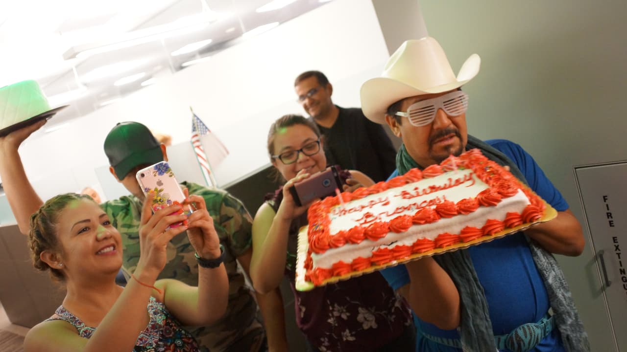 La Bronca cumplió años y se armó una fiesta en la cabina del Free-guey show.