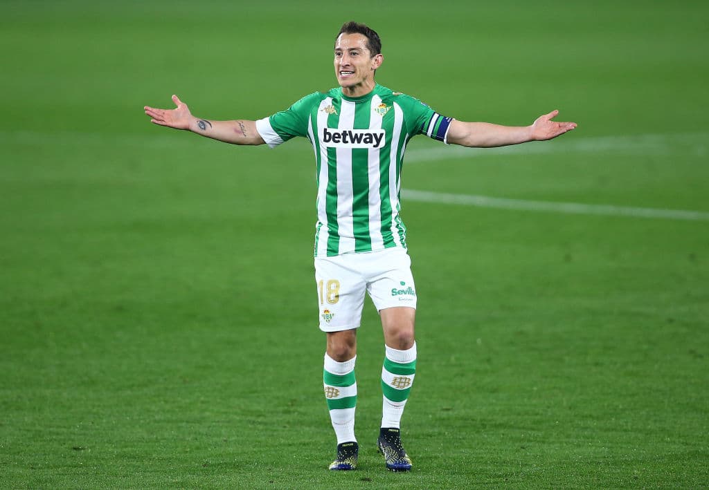 Canales falló un penal hacia los 76’ y el gol no llegaba al Benito Villamarín. Guardado salió al 78’. Hacia el final del duelo, Borja Iglesias (84’) no falló desde el manchón penal. En la siguiente jornada de La Liga, Betis visitará al Cádiz y Getafe recibirá al Valencia.
