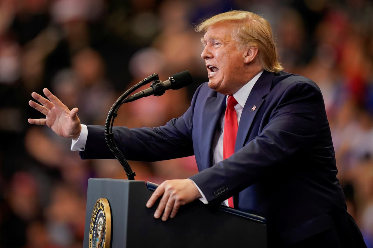 Aunque Trump niega el riesgo de recesión, la Casa Blanca considera algunas medidas preventivas, según reportes