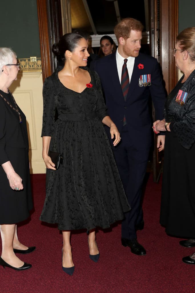 El diario británico señaló que en la cuenta de los duques pudieron utilizar la hoja de maple por ser un símbolo de la temporada otoñal, a la que pertenece el Día de Acción de Gracias.