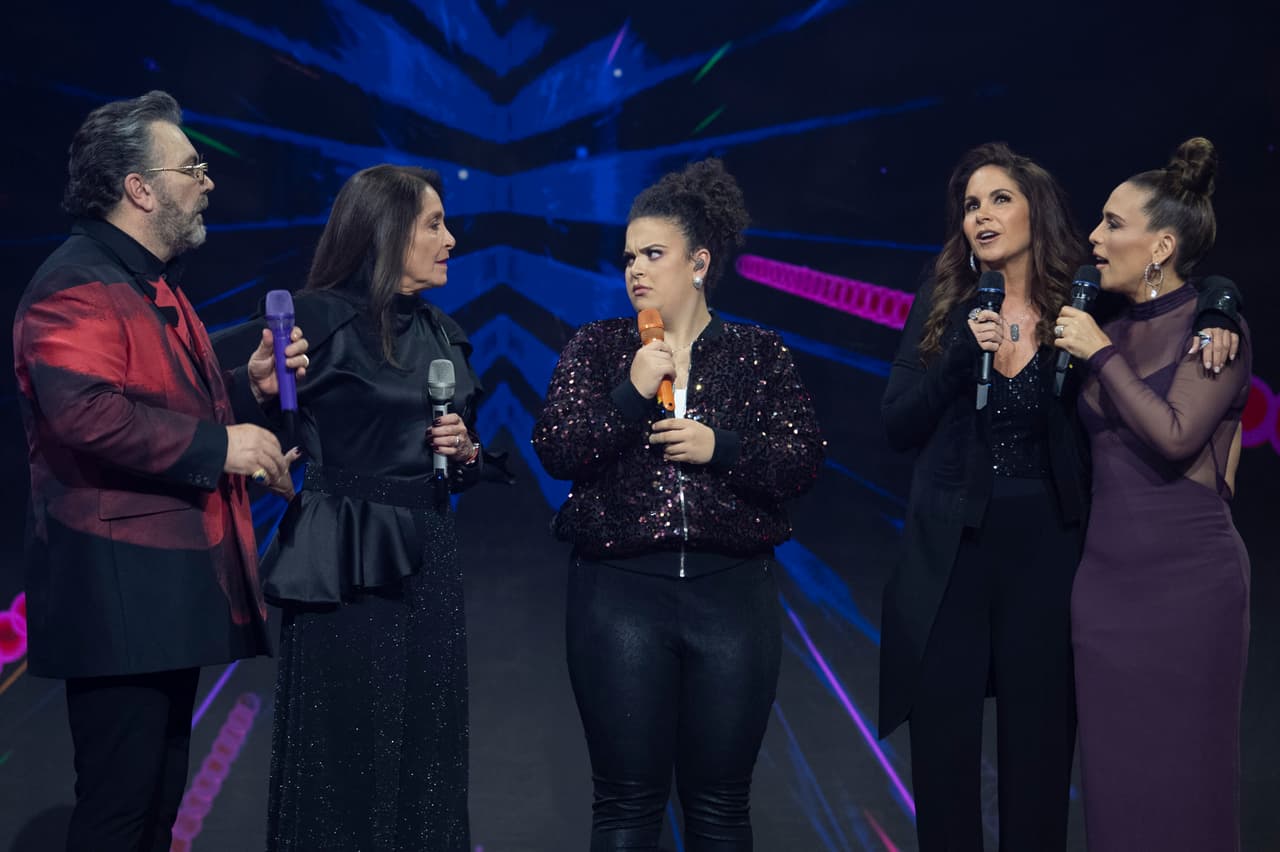 Otro momento increíble de esa tercera gala fue cuando se llevó a cabo el reto entre Lucerito y su papá Mijares. La Heredera contó con el apoyó de su mamá y el Consagrado invitó a Daniela Romo.