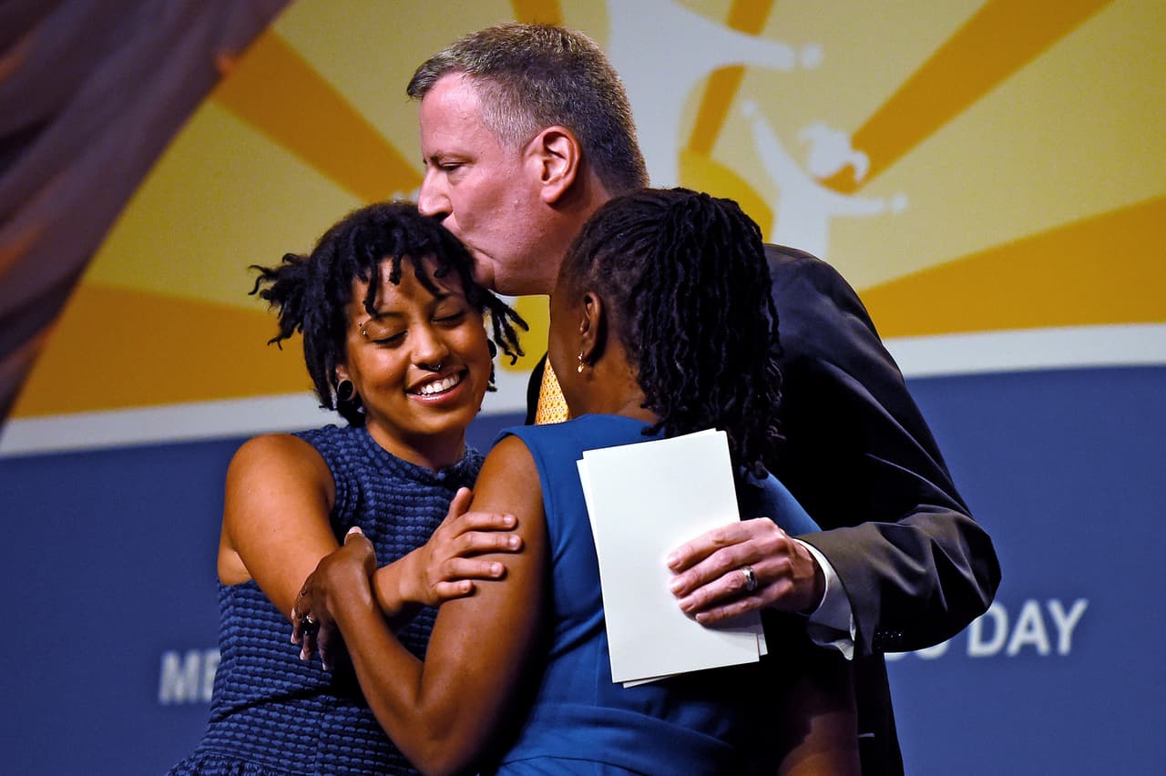 Arrestan a la hija del alcalde de Nueva York durante las protestas para exigir justicia por la muerte de George Floyd