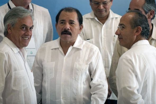 Otro instrumento importante para detonar el desarrollo regional es el Programa Mesoamericano de Cooperación, y adelantó que México trabajará intensamente para que en 2012 se puedan culminar los proyectos prioritarios que están en marcha.