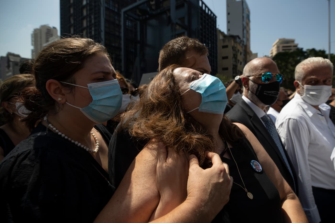 La procesión funeraria de Nazar Najarian. De acuerdo con datos difundido el viernes por el ministerio de Salud, alrededor de 120 de los heridos están en situación grave y un 20% de los lesionados han tenido que ser hospitalizados.
<br>