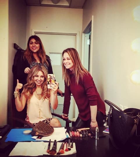 Para salir a cuadro cuida cada detalle y se ve divina.