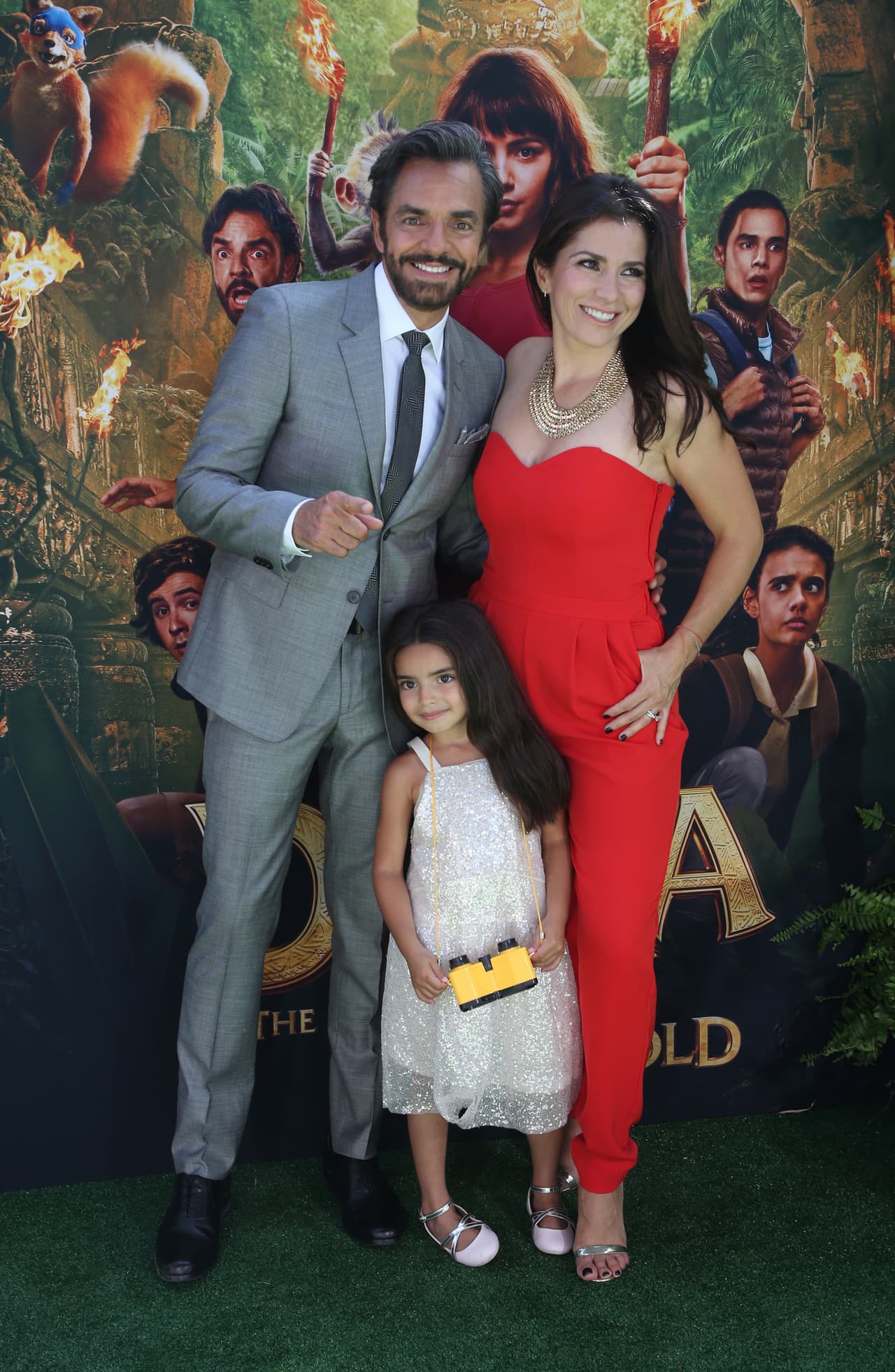 Con tan sólo 5 años, Aitana disfruta de los reflectores al acompañar a sus famosos padres en distintos eventos y ahora, al participar en el primer ‘reality’ de la famila ‘De viaje con los Derbez’ 
<br>