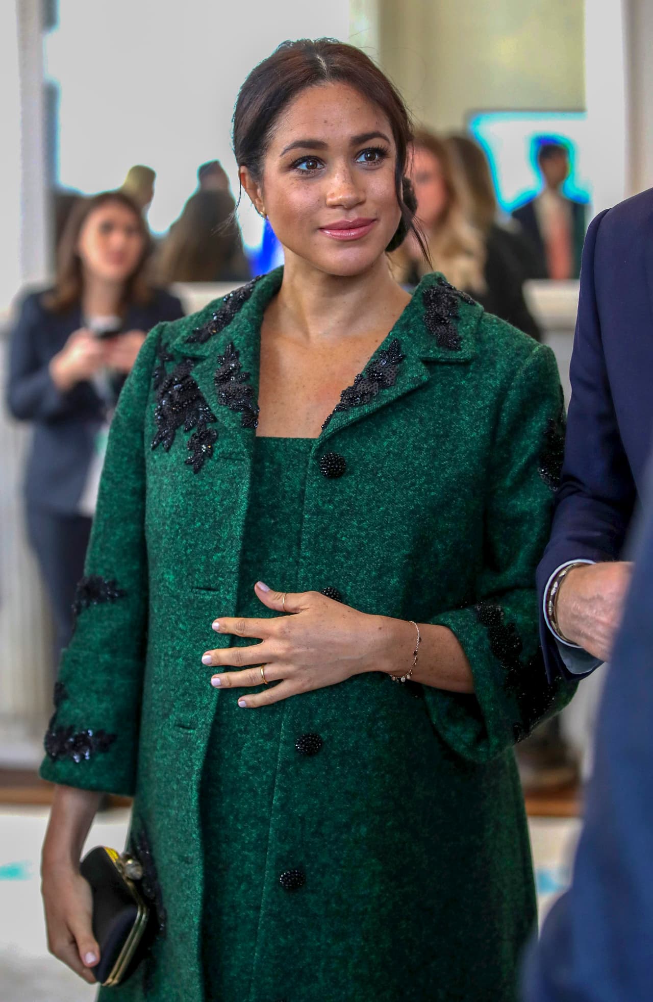 Se había dicho que la duquesa 
<b><a href="https://www.univision.com/famosos/meghan-markle-quiere-parto-en-casa-no-pudo-con-archie-fotos">esperaba dar a luz en su casa</a></b>, pero al final el alumbramiento sucedió en un hospital cercano a su mansión en Montecito.