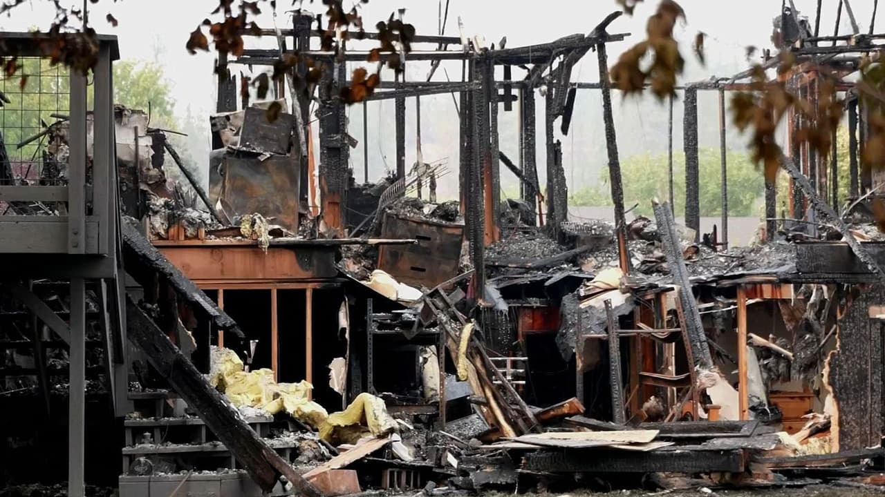 Detienen a sospechoso de provocar el devastador incendio en Washington; hispanos se movilizan para ayudar a las víctimas