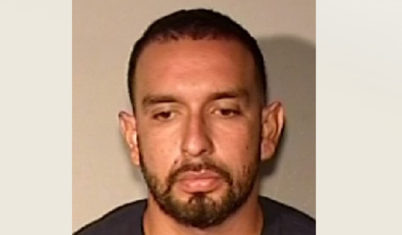 Luego de 11 años arrestan a un hombre acusado de asesinar a su hija de seis semanas