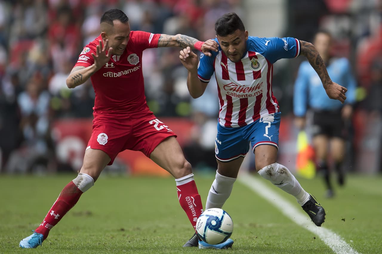 Chivas vence a Toluca con tres goles a uno; Guadalajara se aferra a la Liguilla. Alan Pulido es el máximo anotador mexicano de la Liga MX.