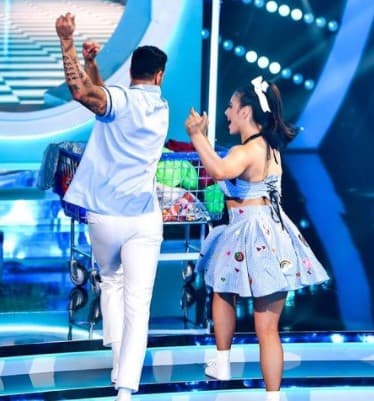 "Gracias @sofiaghavami por desaparecer el miedo que le tenía a este estilo de baile y transformarlo en esta historia tan bonita", expresó Jesús en su cuenta de Instagram.