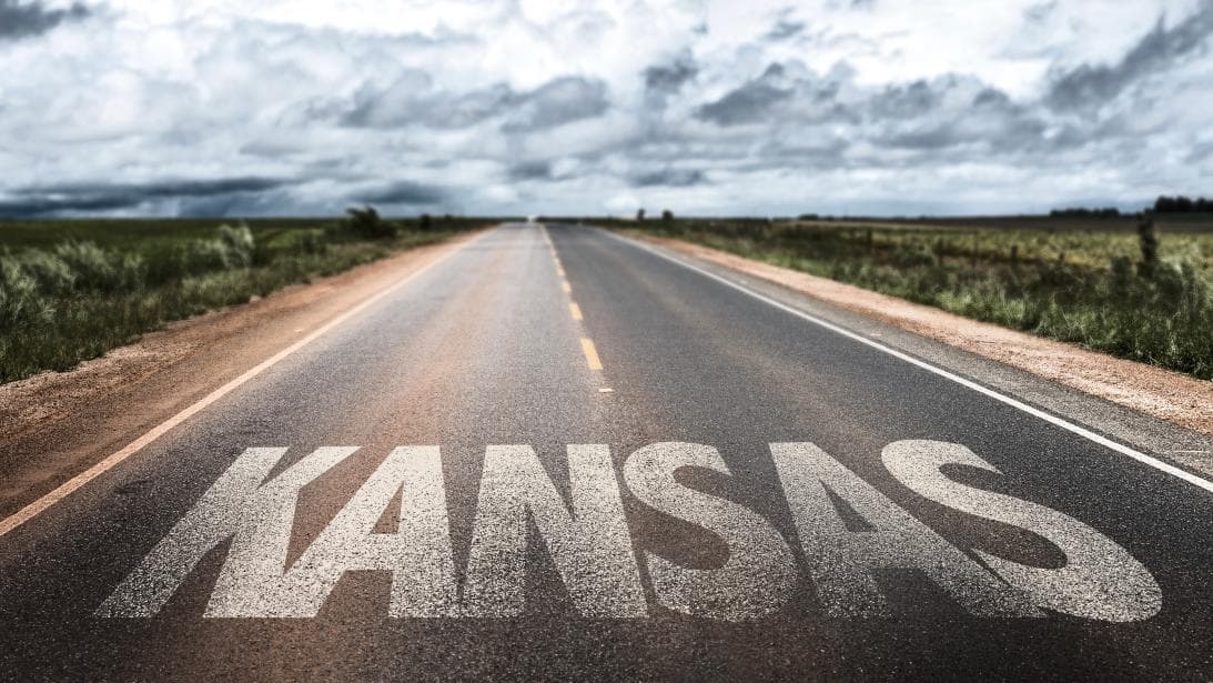 <h3 class="cms-h3-H3">2. Kansas</h3>
<br>
<br>El estado del girasol no solo es el segundo entre los mejores estados para manejar en todo el país sino también el décimo sexto estado en la nación en términos de
<b>costos de propiedad y reparación de vehículos</b>, el segundo en
<b>tráfico e infraestructura</b>, el 27 en
<b>seguridad vial</b>, y el 32 en
<b>acceso a vehículos y su mantenimiento</b>.