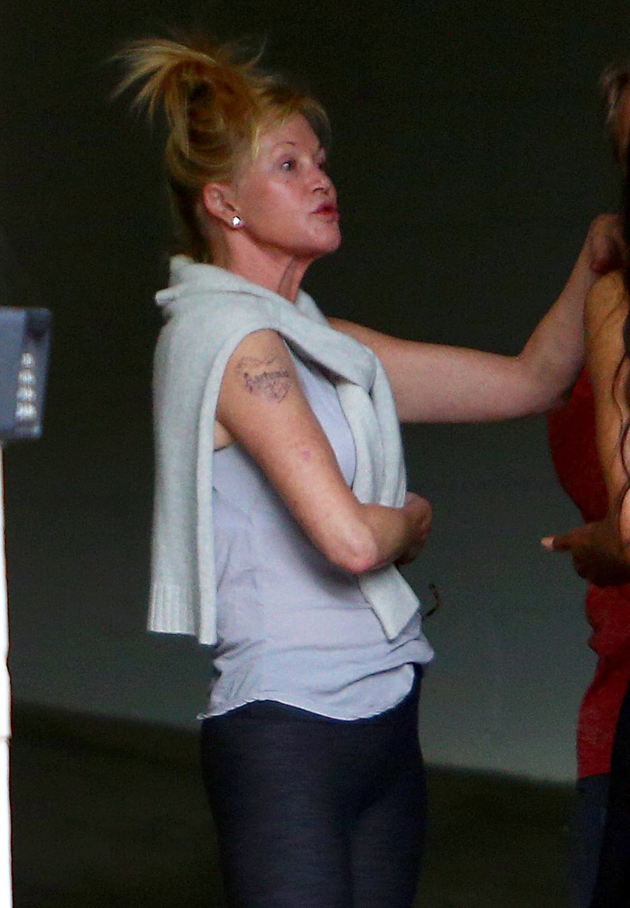 Ahora sigue con su vida en compañía de sus hijos.