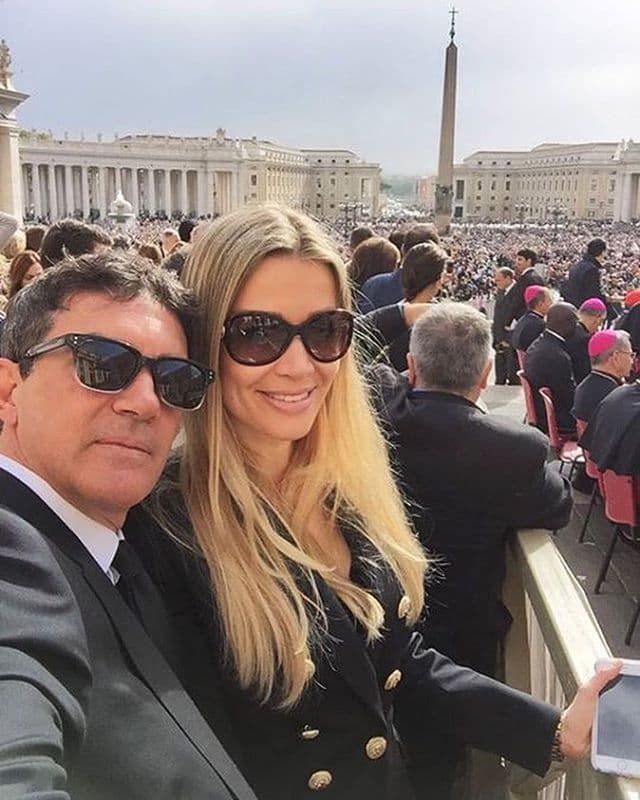 El actor estuvo acompañado por su novia, Nicole Kimpel. Se han vuelto inseparables.