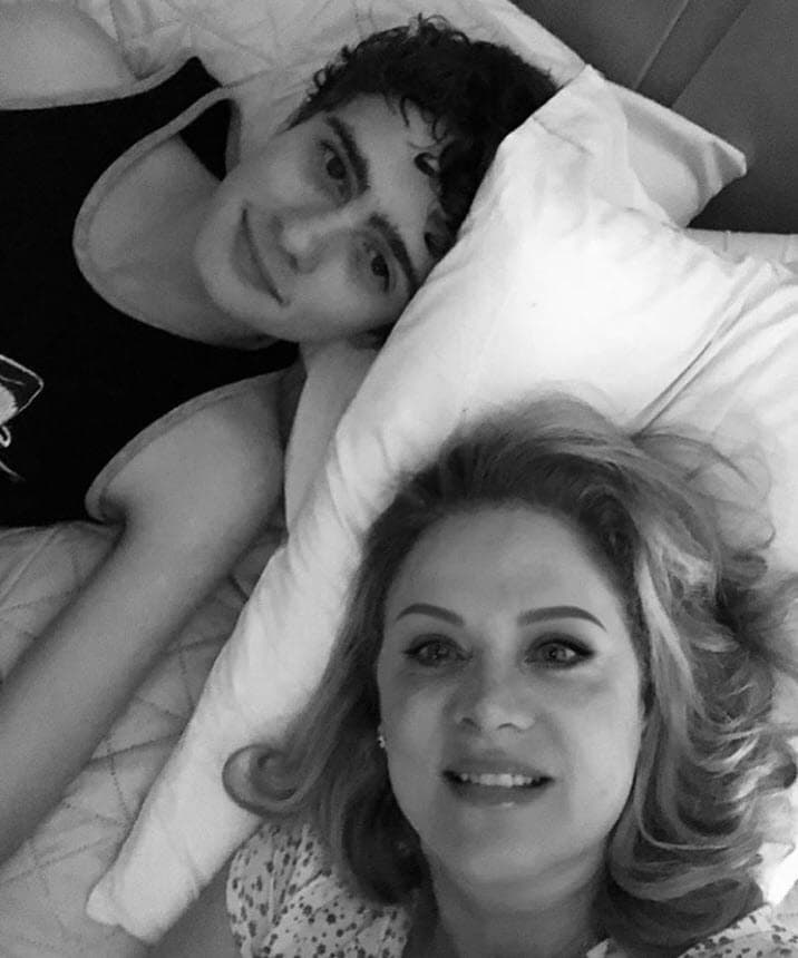 El hijo de la actriz nunca ha sido reconocido por Ernesto Zedillo Jr. y ante Fernanda Familiar la actriz expresó su molestia por cómo se refirieron al chico. 
<br>