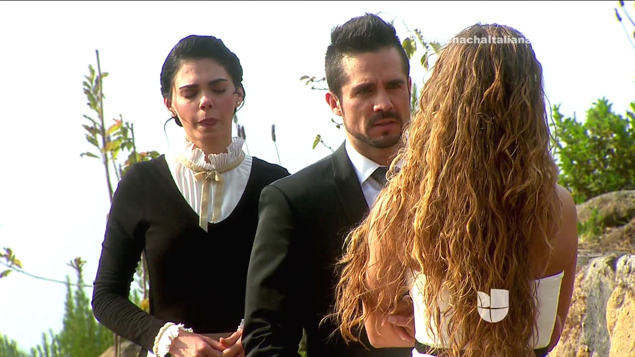 ¡Qué mala suerte! Aitana los sorprendió muy cariñosos.