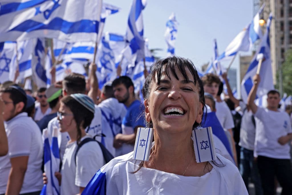 <b>Puesto 4: Israel</b>
<br>
<br>⬆️Subió 5 lugares. Posición en 2022: 9.
<br>
<br>La sorpresa de este 2023 es Israel al pasar del lugar 9 al 4. Ya de 2021 al 2022 habían avanzado del puesto 12 al 9. Tiene un alto nivel de bienestar, altos niveles de salud pública y fuertes conexiones sociales y familiares.