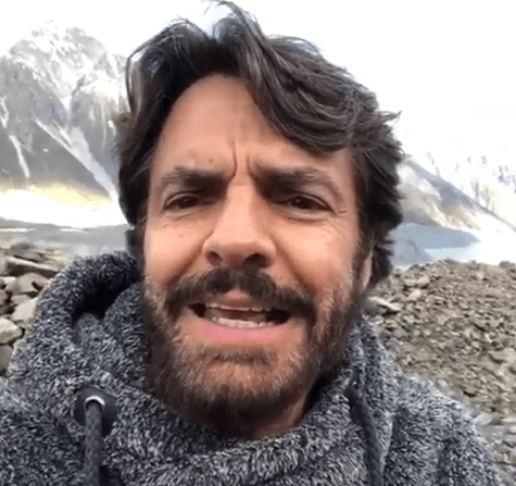 Eugenio Derbez te explica cómo usar un baño en Nueva Zelanda