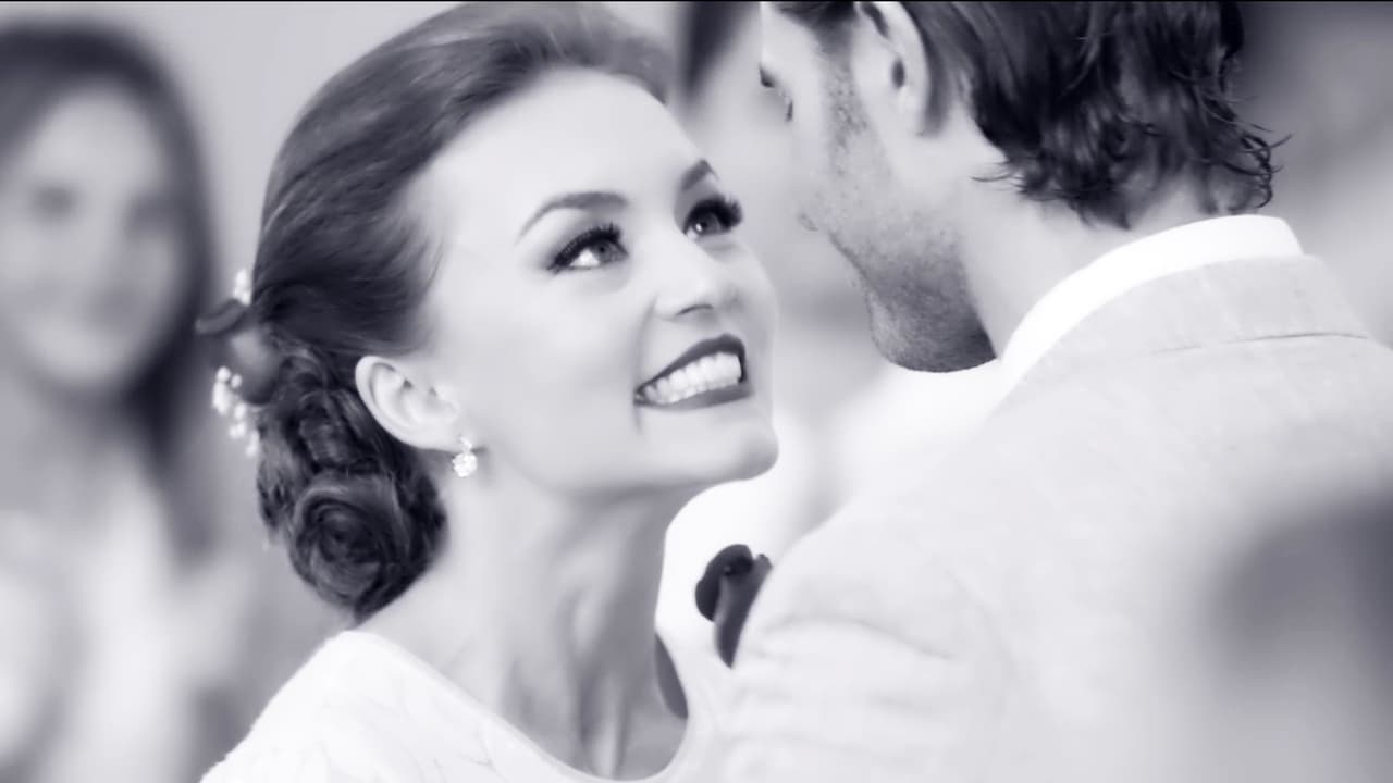 Está casada con el guapo Marcelo (Sebastian Rulli), pero dejó atrás su amor por él y conquistó otros corazones.