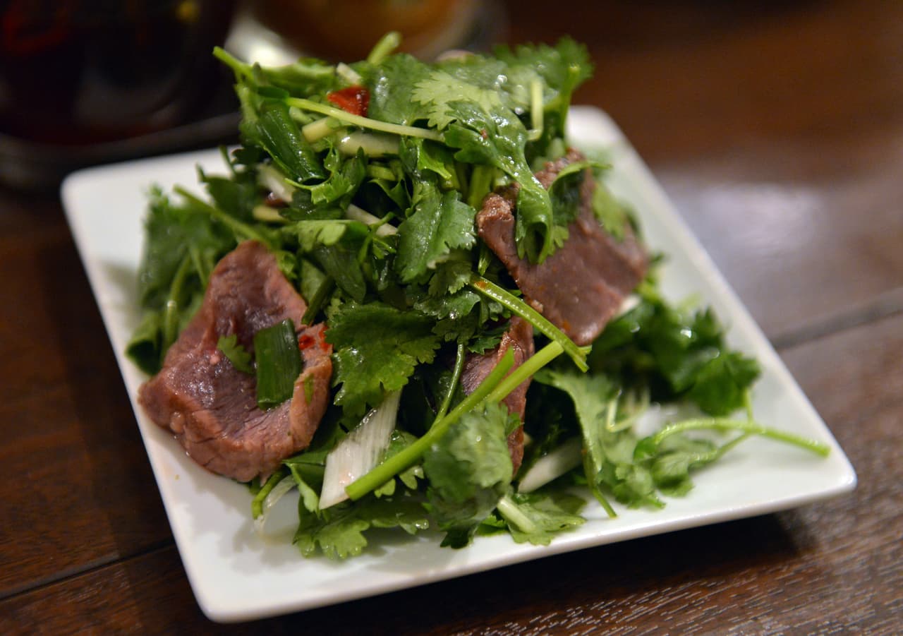 Ya para el almuerzo, Shakira opta por ensalada, una porción de carne magra como es pollo, pavo, ternera o pescado, pudin de calabaza o pasta con verduras y una porción de fruta.