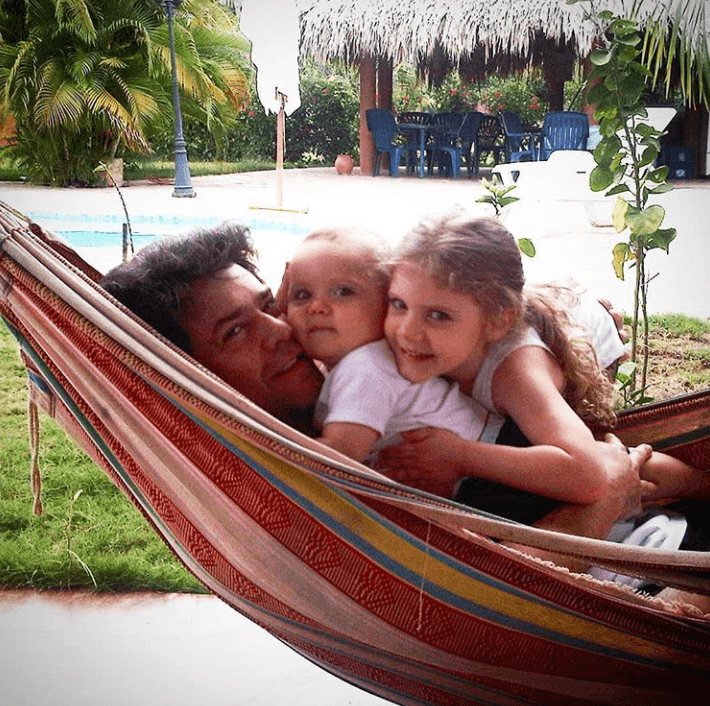 Miguel de León suele compartir imágenes de cuando Stefano era apenas un bebé.