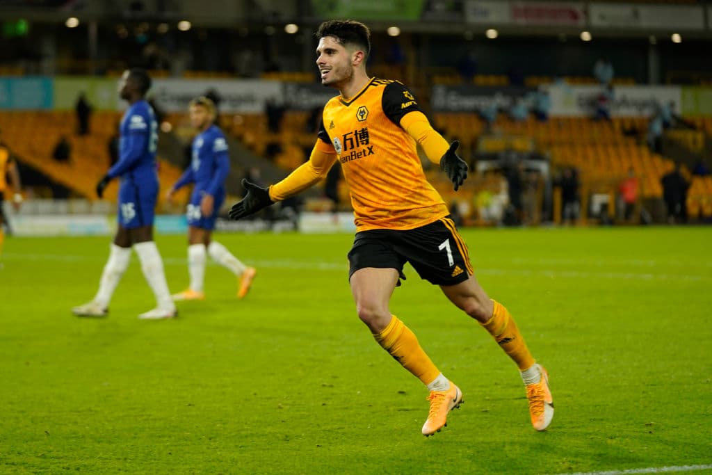 Wolverhampton se lleva la victoria, de último minuto, ante el Chelsea en el Molineaux. Oliver Giroud abrió el marcador al 49 para los 'Blues', sin embargo Daniel Podence se encargó de igualar el marcador al minuto 66. Fue al minuto 95 cuando Pedro Neto marcó la diferencia y le da el triunfo a su escuadra.