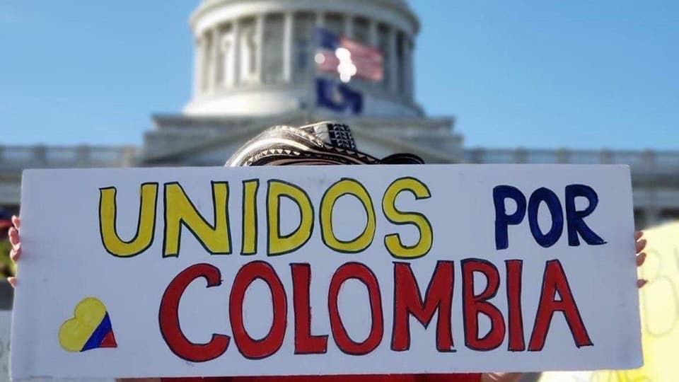 Comunidad colombiana protesta frente al capitolio de Salt Lake City