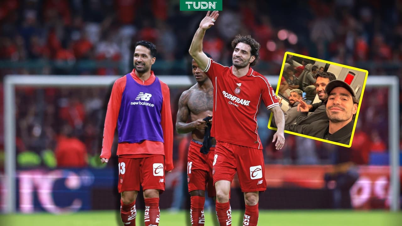 Jugadores de Toluca toman el tren interurbano para llegar al juego