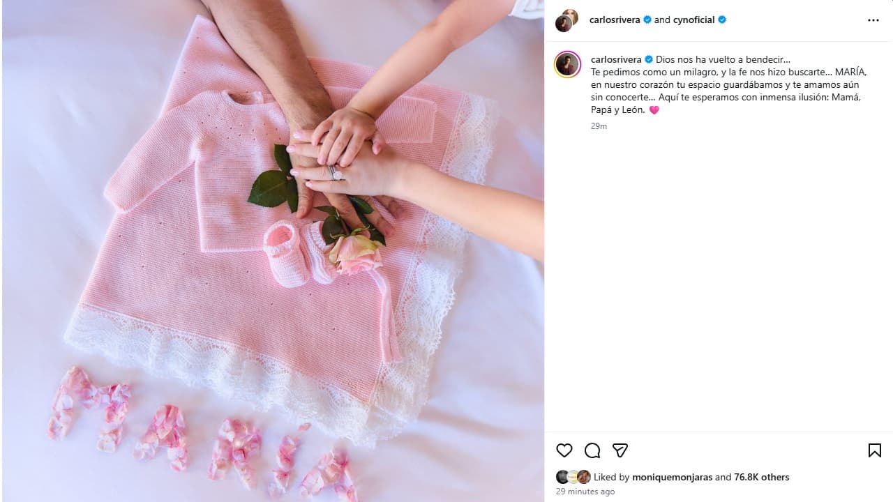 Con esta tierna fotografía Carlos Rivera y su esposa, Cynthia Rodríguez, anunciaron que esperan una niña.