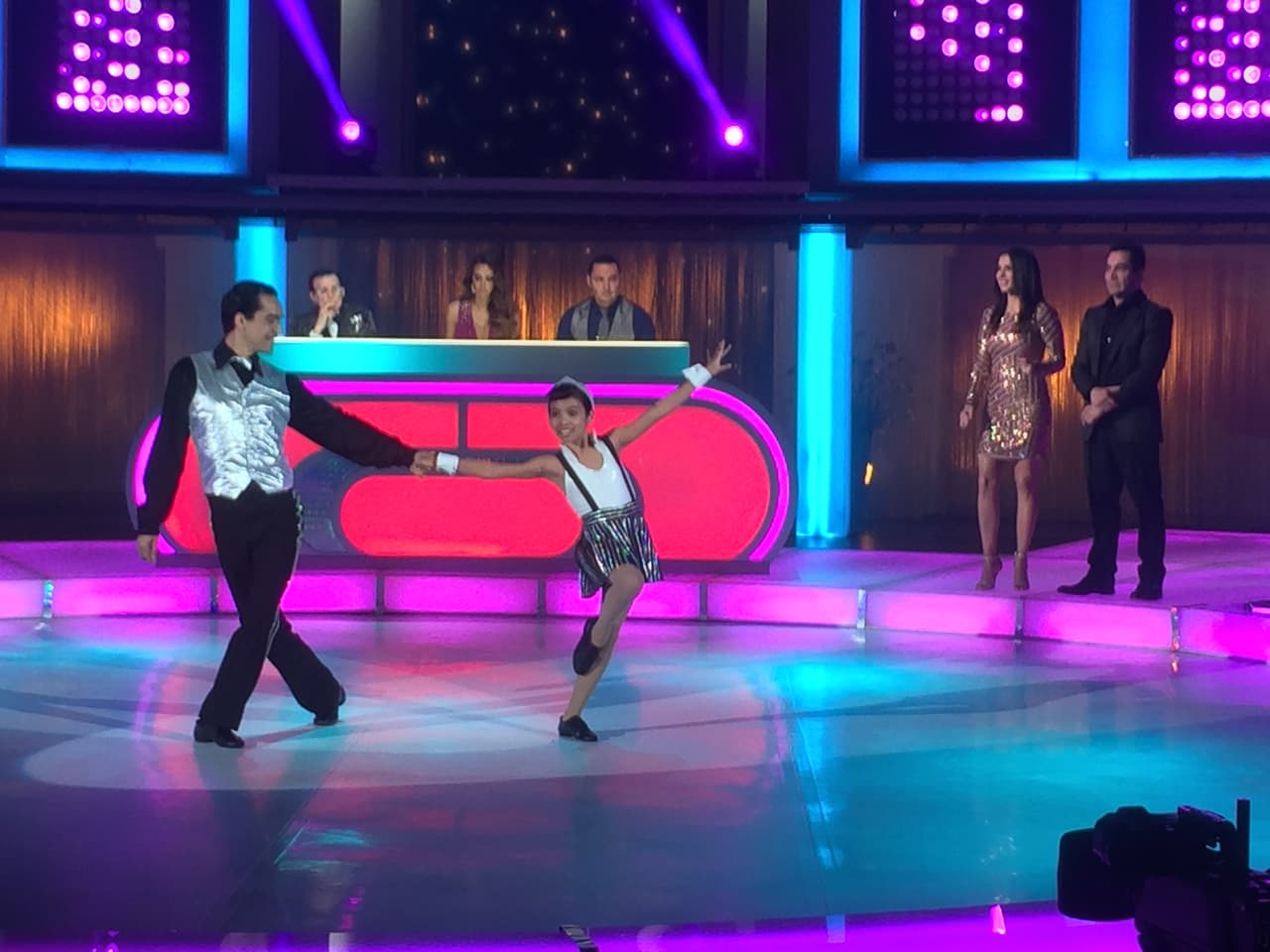 Los niños impactaron con sus bailes.