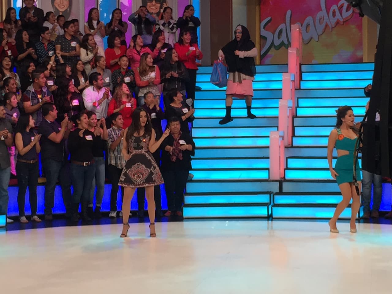 Primero llegó Doña Chole.