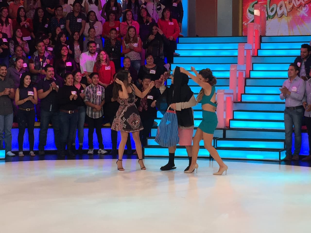 Eso sí, se pusieron a bailar con mucho ritmo.