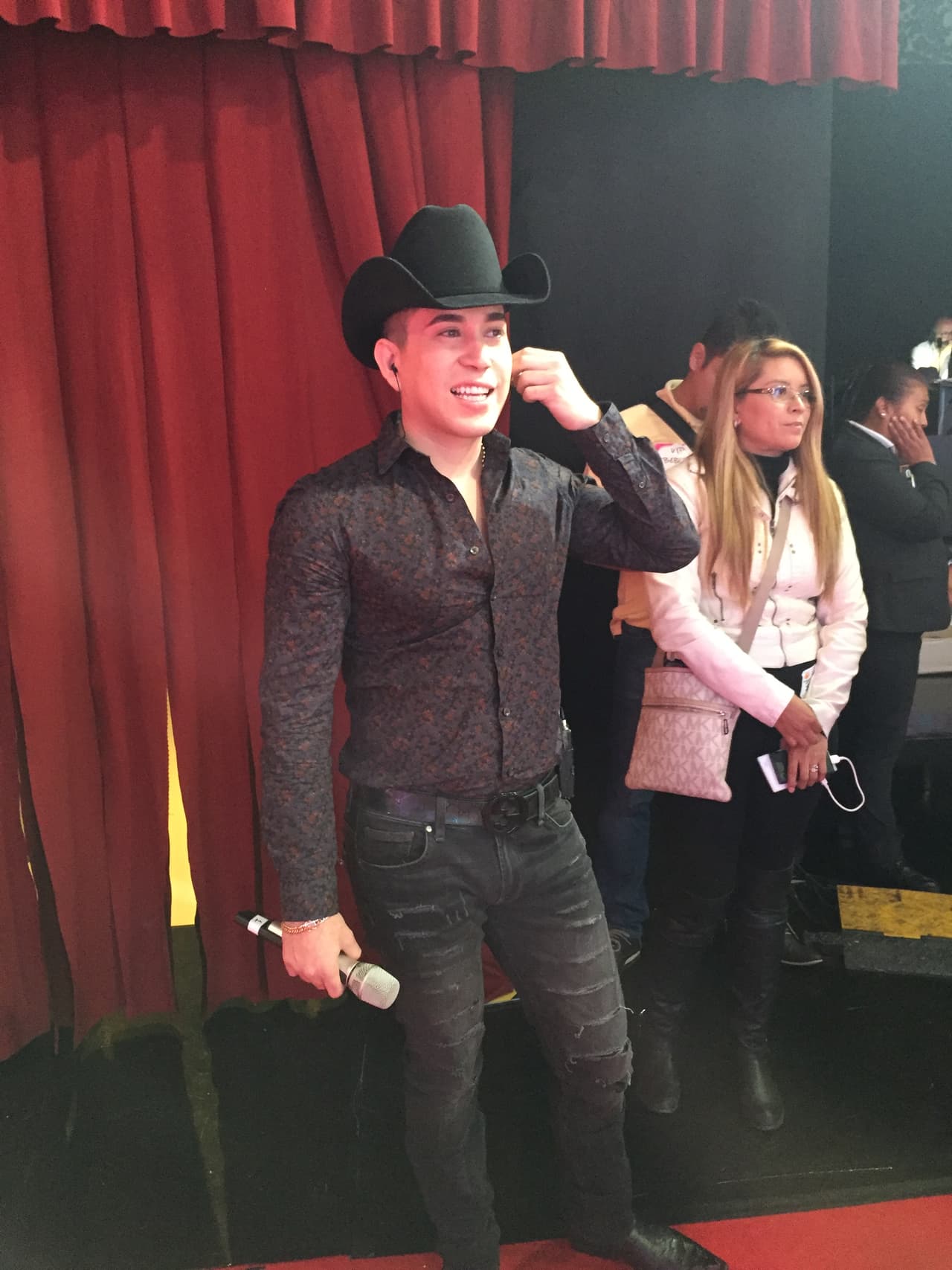 El Bebeto llegó para enloquecer a su fanaticada.