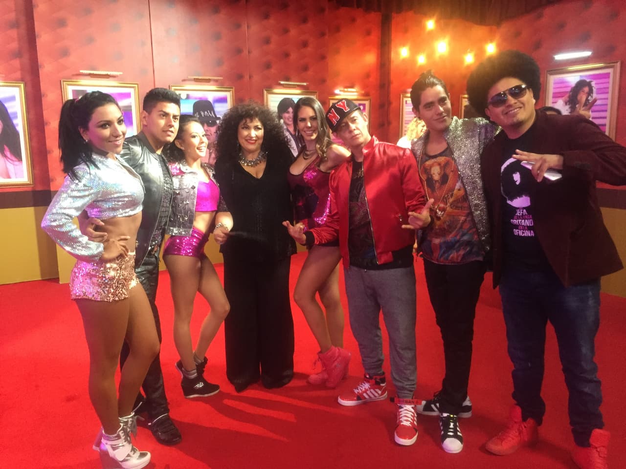 Amanda Miguel cantó sus éxitos con un toque moderno.