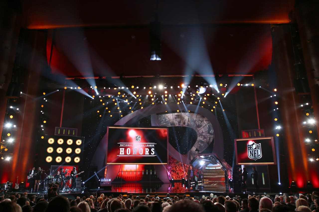 Este sábado se llevó a cabo la ceremonia de los NFL Honors donde la liga reconoce a los mejores de la campaña según la votación de The Associated Press en la que participan 50 periodistas que cubren la NFL.