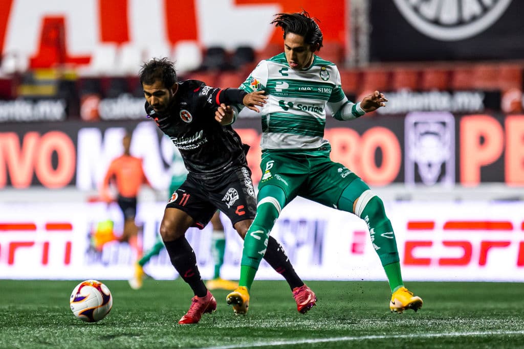Félix Torres se encarga de marcar el único gol del partido y le da la victoria 0-1 a Santos. Los Guerreros se ponen el tercer lugar (a la espera del resultado del Toluca) y Xolos cae a la novena posición (a la espera del resultado de Chivas).
