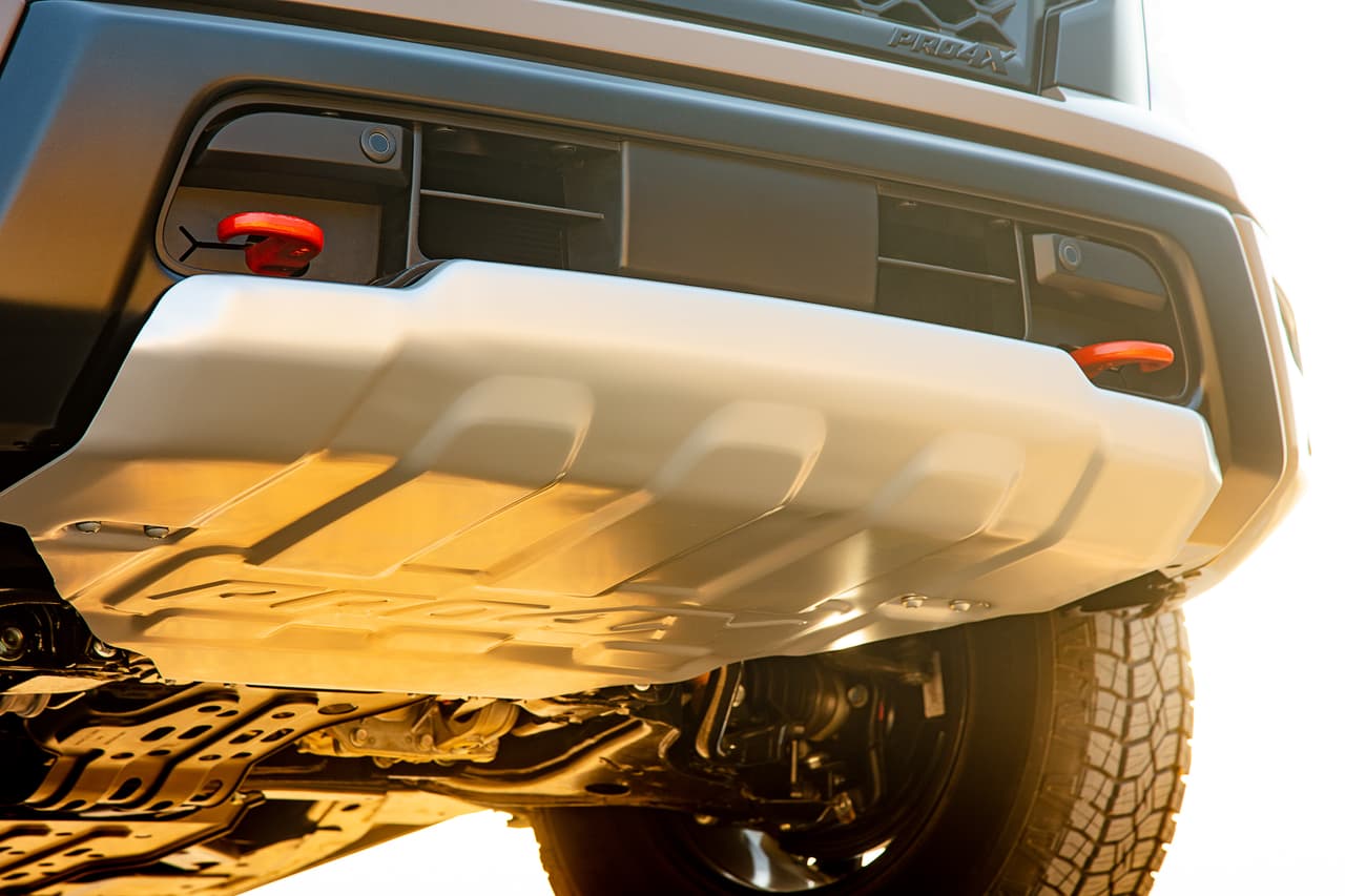 Nissan acudió a la Feria Estatal de Texas para presentar la iteración 2020 de su pickup de tamaño completo. En esta edición, la TITAN recibe una importante actualización que incluye mejoras en su motor, estética, tecnología y seguridad. En imagen: Nissan TITAN PRO-4X 2020.