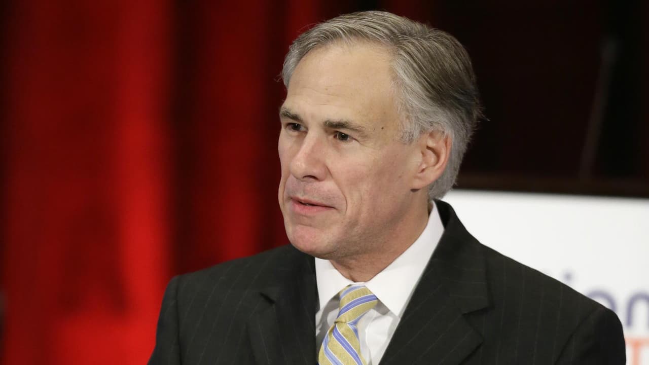 "Está excediendo su autoridad": critican plan de Abbott de enviar migrantes a Washington DC