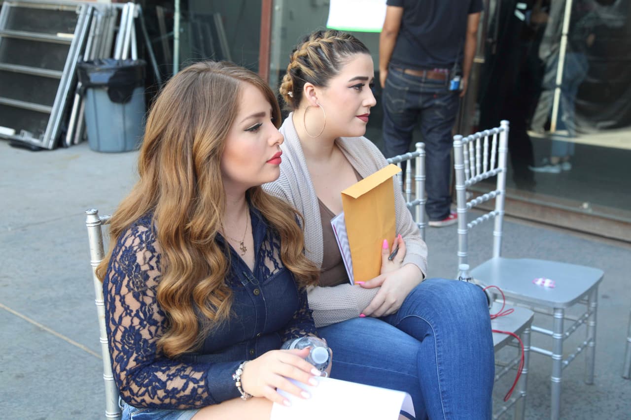 Las concursantes de La Reina de la Canción se enfrentarán en un 'Duelo de Reinas', donde tendrán que cantar a dúo con una compañera de su mismo equipo y probar quién es la mejor. Para eso, estuvieron ensayando con sus capitanes y mentores.