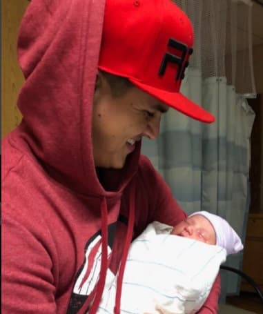 Régulo acompañó la publicación con la leyenda: "Gracias Diosito por este milagro que mandas a nuestras vidas".