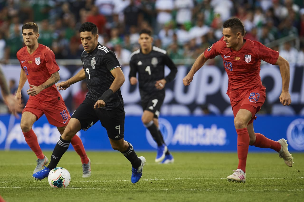 Salvo algunas llegadas, en la primera media hora de partido, el Tri no daba señales de poner en aprietos a la defensa estadounidense.