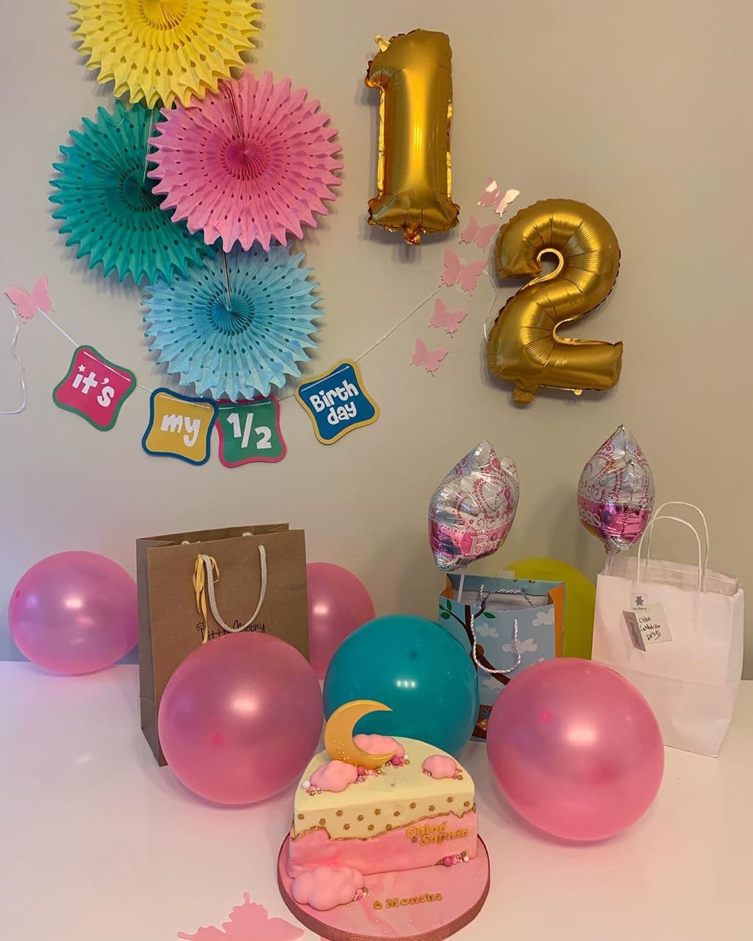 Las imágenes del festejo causaron dulzura entre sus seguidores de redes sociales. Asimismo, alcanzaron casi 12 mil 'me encanta' y cientos de comentarios de felicitaciones, entre ellos el de su compañera y amiga Satcha Pretto, así como el de su querido amigo Borja Voces.