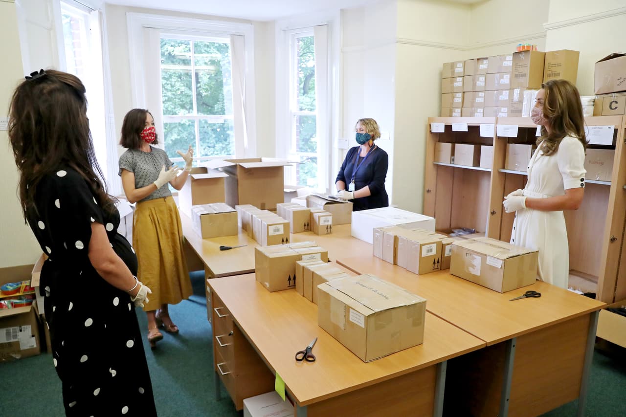 El modelo para adultos tiene un costo de 
<b>15 libras esterlinas </b>(19.72 dólares). 
<br>