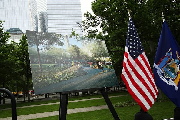 Michael Arad y Peter Walker fueron los creadores originales del museo, y también de la nueva sección que consistirá en seis grandes rocas distribuidas en un camino a un costado de la plaza.