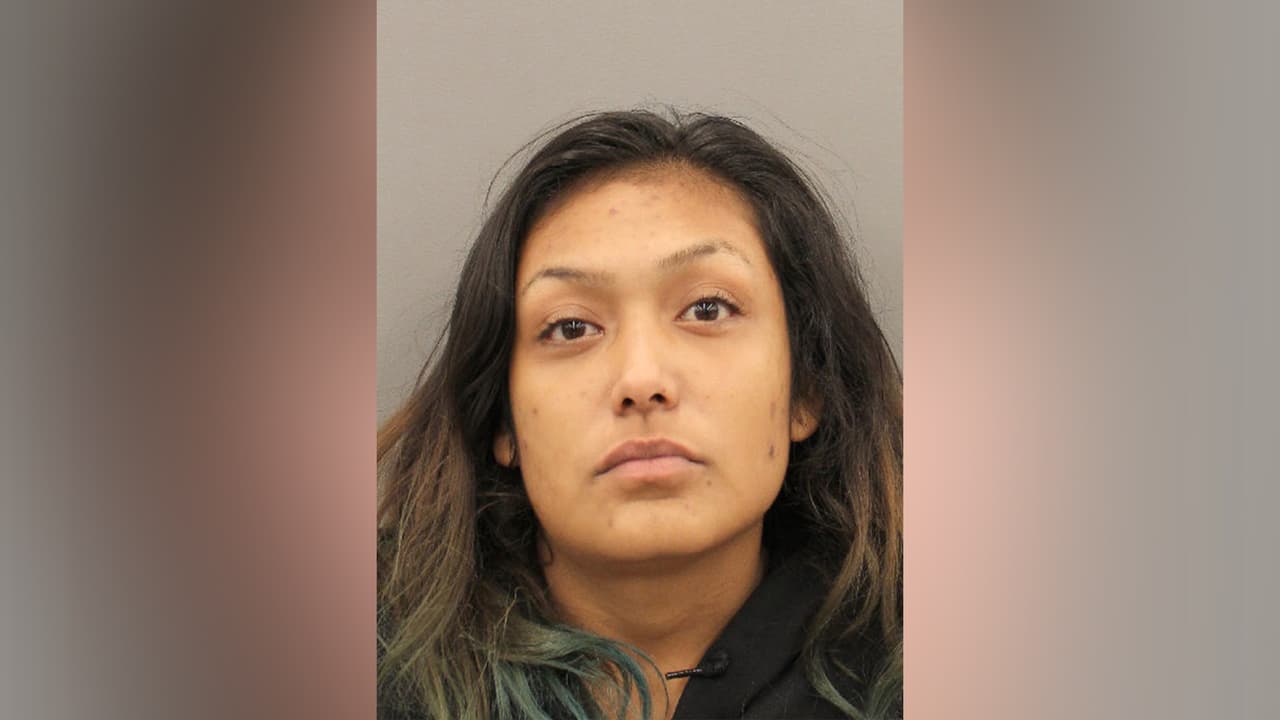 Esmeralda Olivo, enfrenta cargos de posesión de sustancia controladas.