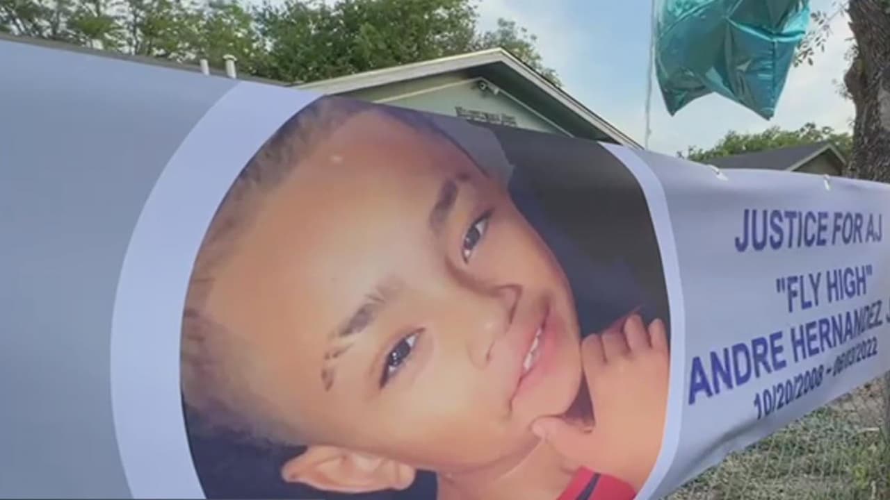 Inician los servicios funerales para menor de 13 años que murió a manos de la policía de San Antonio