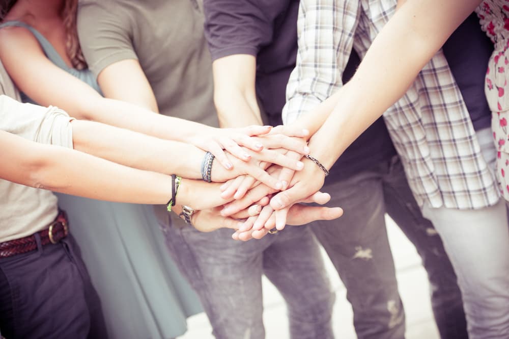 <b>Capricornio: seriedad y responsabilidad. </b>
<br>El signo capricorniano es disciplinado por naturaleza y es el amigo que no falla cuando le necesitas. Su sentido de responsabilidad le convierte en esa persona confiable que no te va a dejar plantado en una cita o reunión.