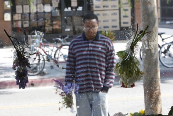 Temprano en el día, funcionarios de la escuela crearon un espacio para recibir a los familiares de los estudiantes que llegan al campus.