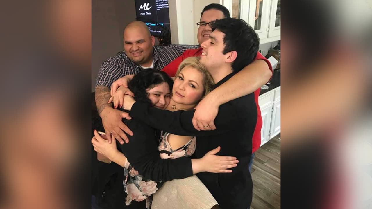 “Yo saqué a mis hijos sola, pero prefiero que haya sido de esa manera, todo lo que mis hijos vieron y pasaron los ha formado y los hizo fuertes. Eso es algo que muchas mujeres que viven esto debe tomar en cuenta, es duro pero no saben lo que hay después”, señaló.